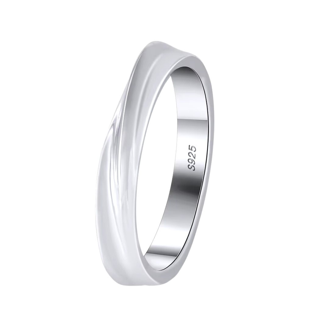 Silhouette Twist Ring