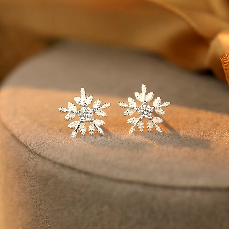 2024 New Minimalism Fashion Jewelry S925 Sterling Silver Earrings Light Luxury Inlay Diamond Snowflake Stud Earrings for Women